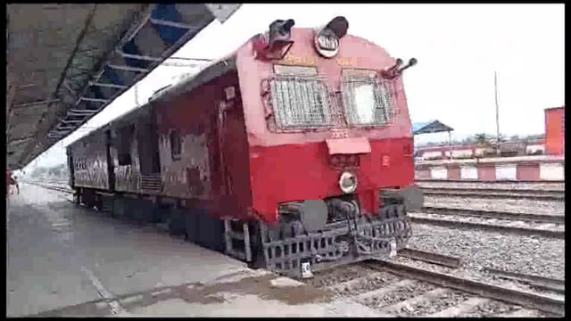 सुगौली स्टेशन के पुनर्विकास कार्य कराने को लेकर एडीआरएम ने किया सामान्य निरीक्षण।