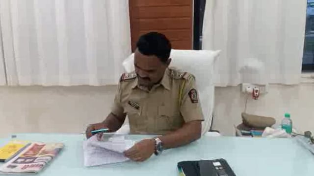 तासगाव तालुक्यातील वडगाव येथील शेतात महिलेस दमदाटी व शिवागाळ, दोघां विरुद्ध गुन्हा दाखल