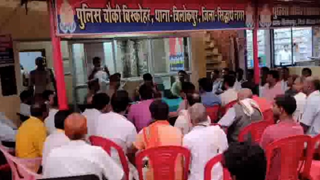 आगामी त्यौहार जन्माष्टमी एवं चेहल्लुम को सकुशल सम्पन्न कराने के सम्बन्ध में चौकी बिस्कोहर पर कि गई पीस कमेटी बैठक