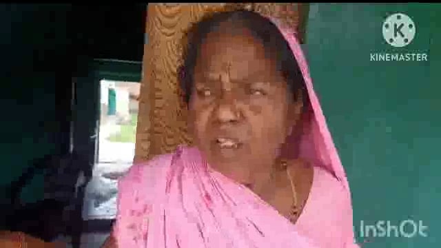 सूरजगढ़ा नगर परिषद क्षेत्र के वार्ड संख्या 3 में नाले का गंदे पानी घर में घुसने से घरवालों परेशान ।