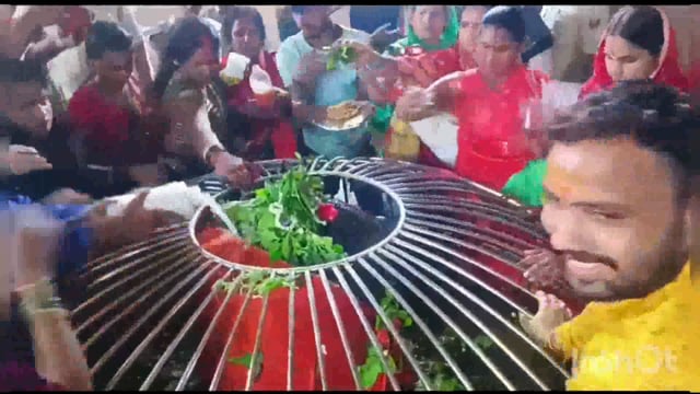 लखीसराय जिले के सुप्रसिद्ध अशोक धाम मंदिर परिसर में सावन की अंतिम सोमवारी श्रद्धालुओं की उमड़ी भारी भीड़ 