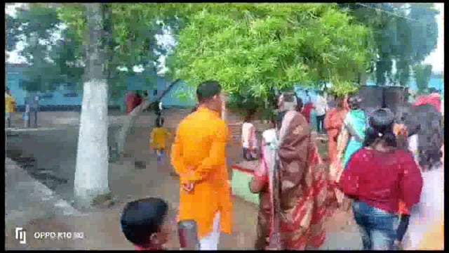 सुगौली के शिवालयों में अंतिम सोमवारी को उमड़ी भक्तों की भीड़,लगे बोल बम के जयकारे।