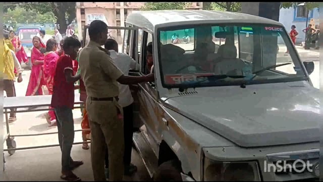 लखीसराय नगर थाना क्षेत्र के डीएभी स्कूल के समीप अनियंत्रित ट्रैक्टर ने टेंपू में मारी टक्कर नौ लोग हुए ज़ख्मी 