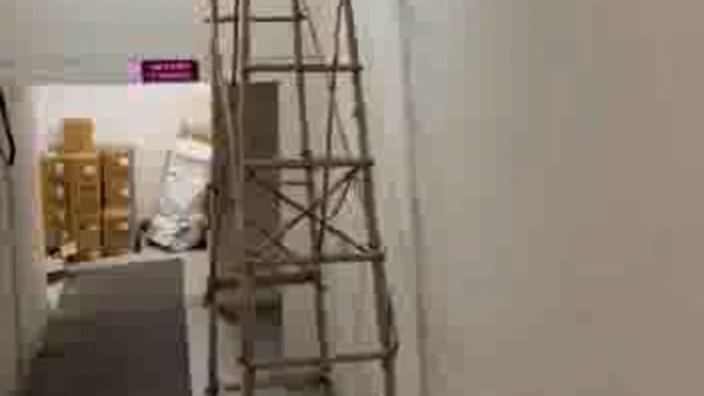 *बरेली के SRMS मेडिकल कॉलेज के पोस्टमार्टम हाउस में अपने आप चलने लगी सीढ़ी। वीडियो वायरल होने के बाद बना रहस्य,*