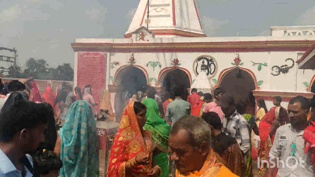 बाबा भोलेनाथ को जल चढ़ाने उमड़ी श्रद्धालुओं की लंबी भीड़, हर हर महादेव से गूंजा कैलाशनाथ धाम