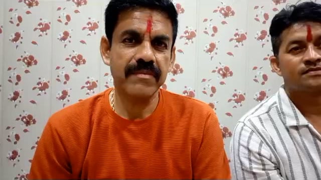 दूरदर्शन आकाशवाणी आर्टिस्ट  संगीता चौबे विश्व मुस्लिम पसमांदा के पदाधिकारी को राखी बांध बधाई दी