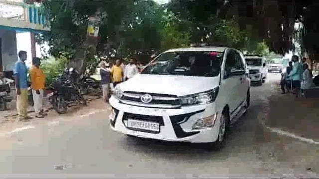 जिलाधिकारी आजमगढ विशाल भारद्वाज ने बाढ़ क्षेत्र का दौरा किया, दिए आवश्यक दिशा निर्देश