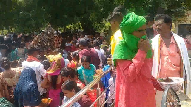 सावन पूर्णिमा के दिन जरा बाबा पहाड़ी पर श्रद्धालुओं ने की पूजा अर्चना