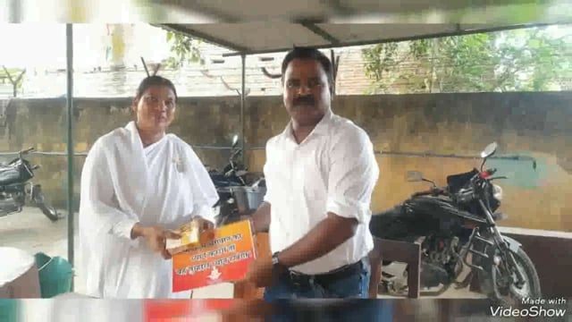 ब्रह्मकुमारी बहनों ने अंचलाधिकारी व थाना अध्यक्ष को बांधी राखी