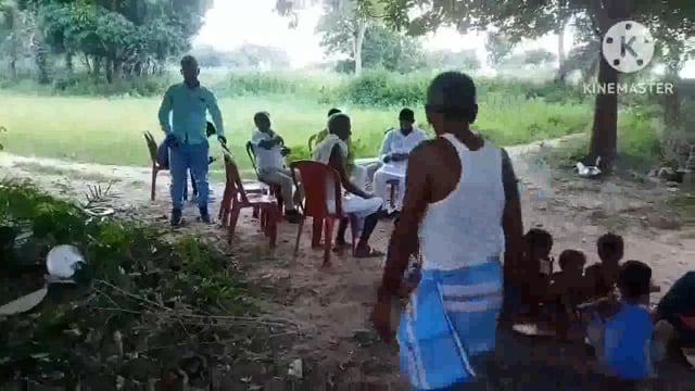 फुल्लीडुमर प्रखंड प्रमुख प्रखंड क्षेत्र के कई गांव का दौरा कर क्षेत्रीय समस्याओं से हुए अवगत समस्या के समाधान की कही बात