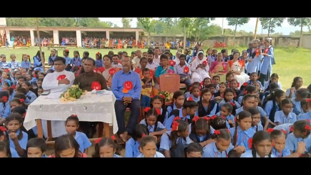 *संत पैट्रिक मध्य विद्यालय बसमता में धूमधाम से मनाया गया शिक्षक दिवस,  रंगारंग कार्यक्रमों से हुआ आगाज*