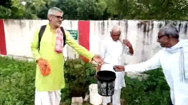 क्षेत्रीय विकास के लिए समर्पित है श्री स्वर्ण वन सेवा समिति: रेलवे स्टेशन सोनई पर वृहद वृक्षारोपण कर निभा रहे जिम्मेदारी