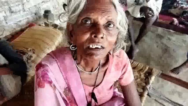 सीएम सामूहिक विवाह योजना में कन्या को मिले ३५ हजार रुपये में ९ हजार रुपये प्रधानपति पर लेने का लगा आरोप
ब्लाक लालगंज पूरे बंशी