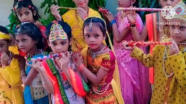 सिरदला प्रखंड के जयनगर गांव में जन्माष्टमी की शुभ अवसर पर मटका फोड़ कार्यक्रम का आयोजन किया गया