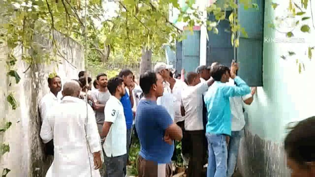 सिरदला के ई किसान भवन में किसानों के बीच मटर बीज का किया गया वितरण