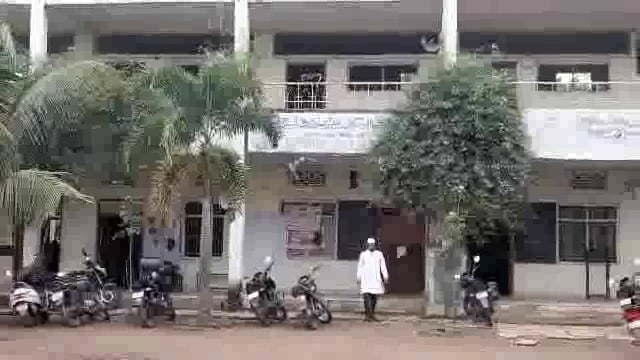 शहरातील सर्व माध्यमाच्या शाळा विध्यार्थ्यांविना कडकडीत बंद