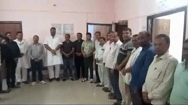 पूर्व पार्षद के निधन पर अमरपुर नगर पंचायत कार्यालय में शोक सभा का किया गया आयोजन