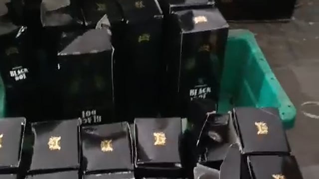 उत्पाद विभाग की टीम ने गुप्त सूचना मिलने के बाद दो कार को जप्त कर लिया और दो शराब तस्कर को गिरफ्तार कर भेजा जेल