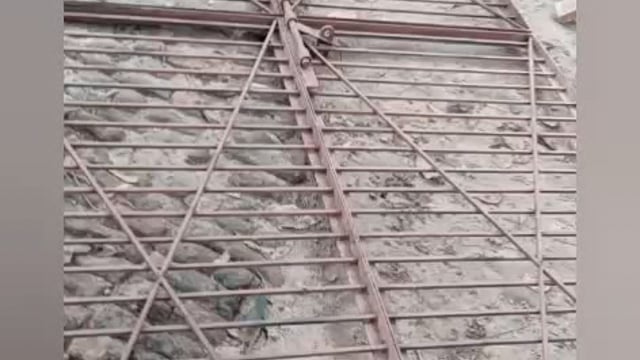 दबंगों ने पक्का गेट किया जमींदोज,एक पक्षीय कार्यवाही से आहत पीड़ित ने सीएम,डीजीपी,आईजी,डीएम,एसपी से लगाई न्याय की गुहार