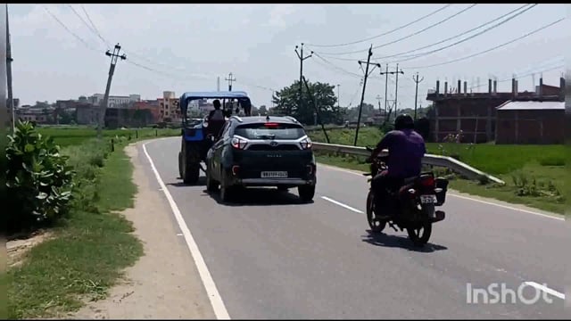 लखीसराय शहर के कवैया थाना क्षेत्र के बाईपास सड़क मार्ग में तेज रफ्तार बाइक ने कार में मारी टक्कर कार हुई क्षत्रिग्रस्त