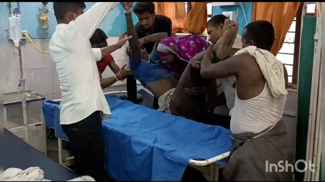 लखीसराय जिले के रामगढ़ चौक थाना क्षेत्र के शेखपूरवा गांव में बिजली का करंट लगने से वृद्ध की हालत नाजुक