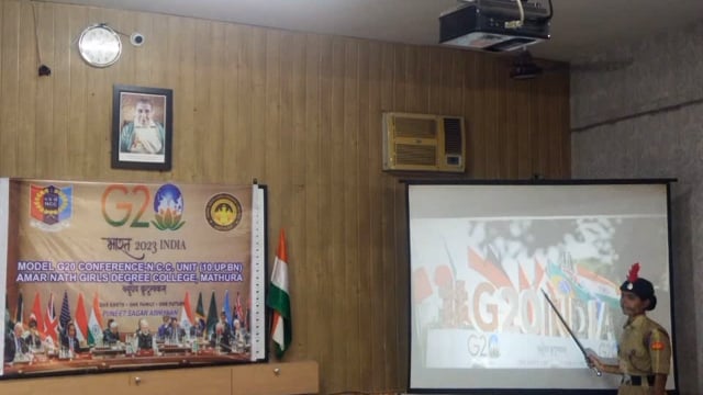 मॉडल g20 कॉन्फ्रेंस का आयोजन एनसीसी कैडेट द्वारा मथुरा में किया गया g20  विश्व व्यवस्था में भारत की युग की आगाज बताया