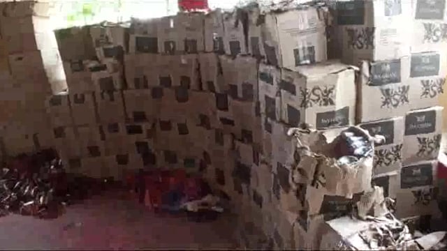 सुलतानपुर:सुलतानपुर पुलिस व एसटीएफ प्रयागराज की संयुक्त टीम द्वारा  कीमत 50 लाख रुपये अवैध शराब व तस्कर को किया गिरफ्तार