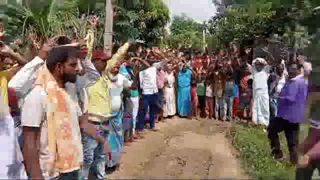 35 वर्षों से सड़क के लिए तरस रहे हैं गरीबपुर पंचायत के कजरा मोहल्ले के ग्रामीण