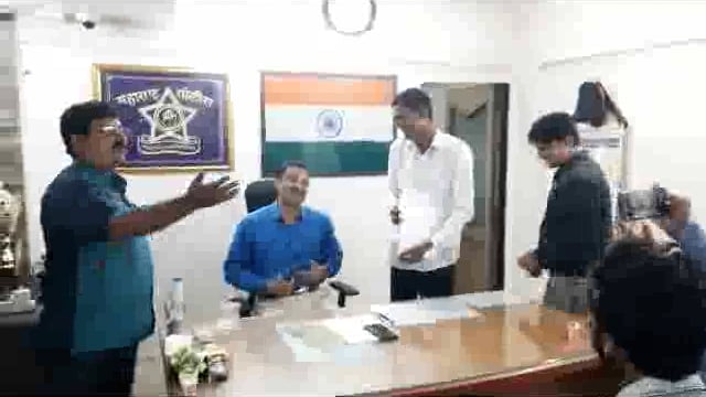 पत्रकार को अश्लील गाली देने और धमकी देने वाले आरोपी को जल्द से जल्द गिरफ्तार करने के लिए मानखुर्द के वरिष्ठ पोलिस को 