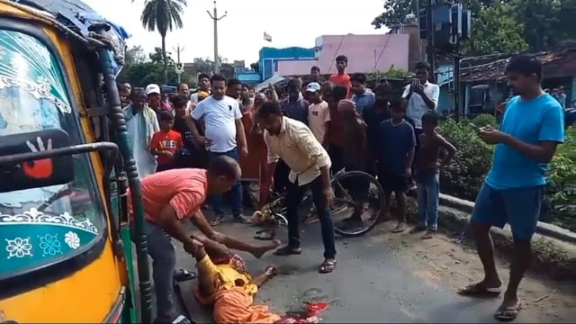 बौंसी थाना क्षेत्र के श्याम बाजार समीप कंटेनर से कुचलकर 66 वर्षीय बुजुर्ग की दर्दनाक मौत हो गई ।