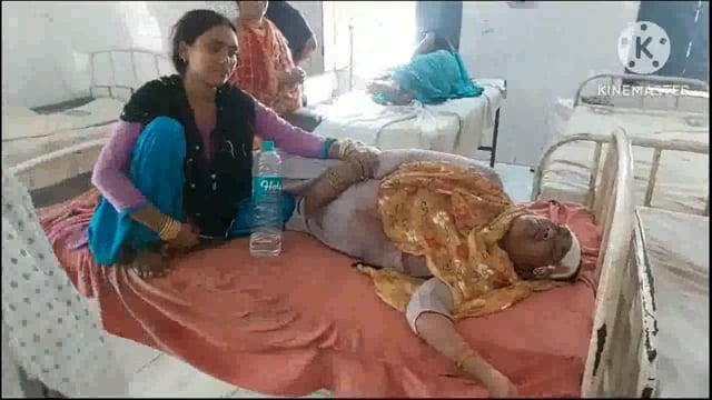 सांढ़ गांव में हुई मारपीट की घटना में पांच लोग हुए जख्मी पी एच सी में किया गया इलाज