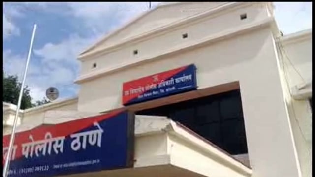 खानापूर तालुक्यातील भुड येथे खंडोबा मंदिराजवळ विटा पोलिसांनी दारू अड्ड्यावर टाकला छापा