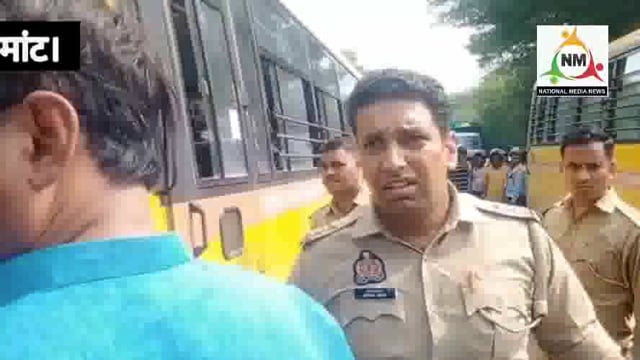 वृंदावन डांगोली रोड पर स्कूली बस ने 2 महिला शिक्षामित्रों को मारी जोरदार टक्कर, एक की हुई मौत दूसरी घायल।