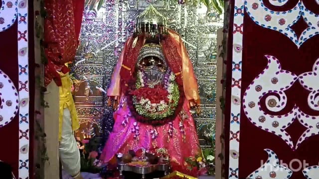 लखीसराय शहर के पुरानी बाजार रानी सती मंदिर में रानी सती दादी जी का  11000 जावा फूलों से किया गया अभिषेक