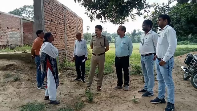 हाई कोर्ट के निर्देश पर काशपुर गांव में उच्चाधिकारियों ने विवादित स्थल का किया निरीक्षण 