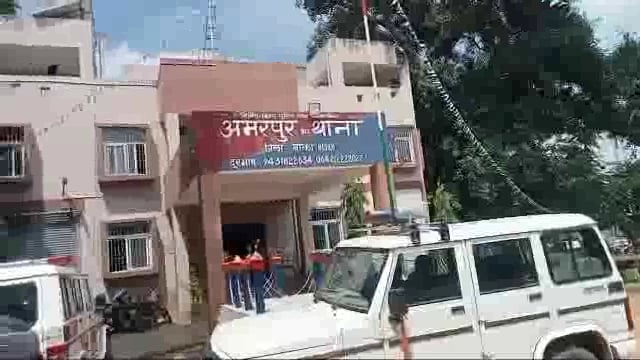 सिउड़ी मोड़ के समीप बाइक की डिक्की में रखें तीन लाख रुपये चोर लेकर हुआ फरार सीसीटीवी में कैद हुई वारदात