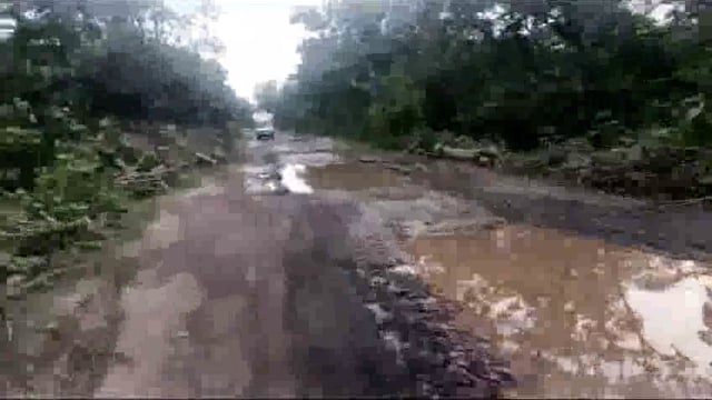 आलापल्ली येथील बसस्थानकाची दुरवस्था; बसेस होताहेत भंगार