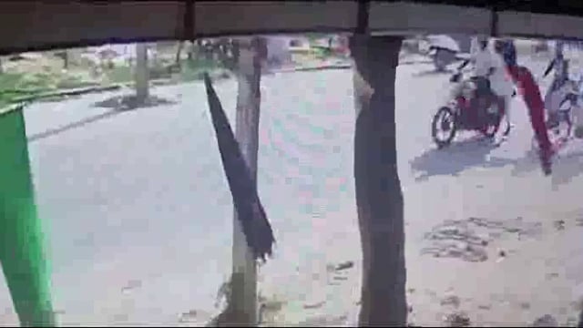 अंबेडकर नगर ब्रेकिंग..
मनचलों ने स्कूल से आ रही लड़की का खींचा दुपट्टा संतुलन बिगड़ने से लड़की आई बाइक की चपेट में मौके पर ही मौत।