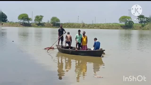सूर्यगढ़ा -पटेलपुर पुल घाट में एक तैरता हुआ शव को पुलिस कब्जे में लेकर पोस्टमार्टम के लिए भेजा लखीसराय।