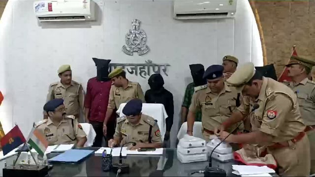 शाहजहांपुर पुलिस बड़ी कामयाबी थाना कोतवाली चौक पुलिस व SOG सर्विसलाइंस सेल की संयुक्त लूट का किया खुलासा 