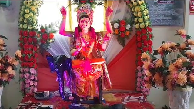 नगर पंचायत सहित प्रखंड क्षेत्र के सिंचाई विभाग मंदार रोपवे सहित अन्य स्थानों पर धूमधाम से भगवान विश्वकर्मा की पूजा की गई