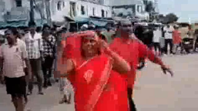 ग्राम प्रधान पर दबंगई करने का पीड़ित पक्ष ने लगाया आरोप, निर्माण कार्य पर रोक लगाने का आरोप
थाना देल्हुपुर