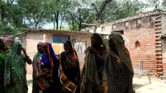 प्रतापगढ़ जिले के बिहार ब्लॉक के देवरी हरदो पट्टी में ग्रामसभा की महिलाओं ने कोटेदार पर घटतौली करने का लगाया बड़ा आरोप,