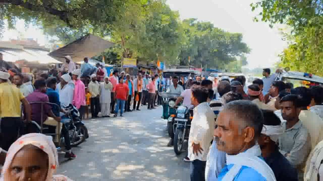 शाहजहांपुर:डकैतों ने घर में घुसकर प्रोफेसर की चाकुओं से गोदकर की निर्मम हत्या क्षेत्र में भय का माहौल