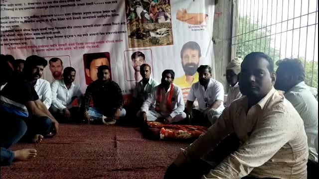 मनसेचे रामदास मोरतळे पाटील यांनी शेतकऱ्यांच्या विविध मागणीसाठी मोरतळवाडी येथे सुरू केले आमरण उपोषण