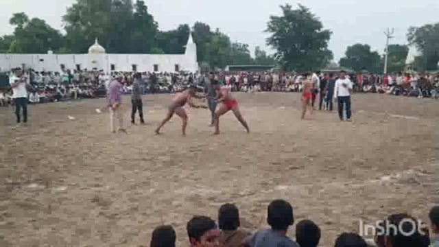 बृजराज ठाकुर दाऊजी महाराज के जन्म उत्सव के उपलक्ष में आयोजित किया गया विशाल कुश्ती दंगल मैं पहलवानों ने दिखाई पहलवानी