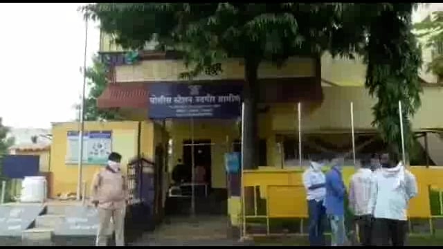 उदयगिरी महाविद्यालया समोर अवैध वाळूचा टिप्पर ग्रामीण पोलिसांनी पकडला