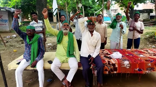 भारतीय किसान यूनियन किसानो की समस्या को लेकर अनिश्चित कालीन धरने पर बैठा, जिम्मेदार धरने को ले गंभीर नही दिखे!