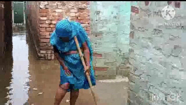 सूरजगढ़ा नगर परिषद क्षेत्र के कई वार्डों में वर्षा पानी के कारण बाढ़ जैसी स्थिति उत्पन्न जल निकासी की कोई व्यवस्था नहीं।