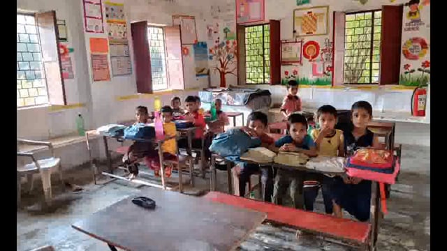 कानपुर देहात शिक्षा विभाग के अधिकारियों के लाख कोशिश के बाद भी विद्यालय में तैनात शिक्षक नहीं पहुंच रहे हैं समय पर।